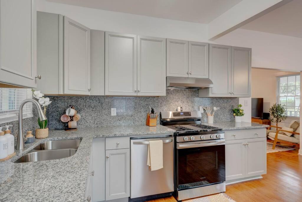 Villa Peaceful Park Circle Getaway Charleston Exterior foto